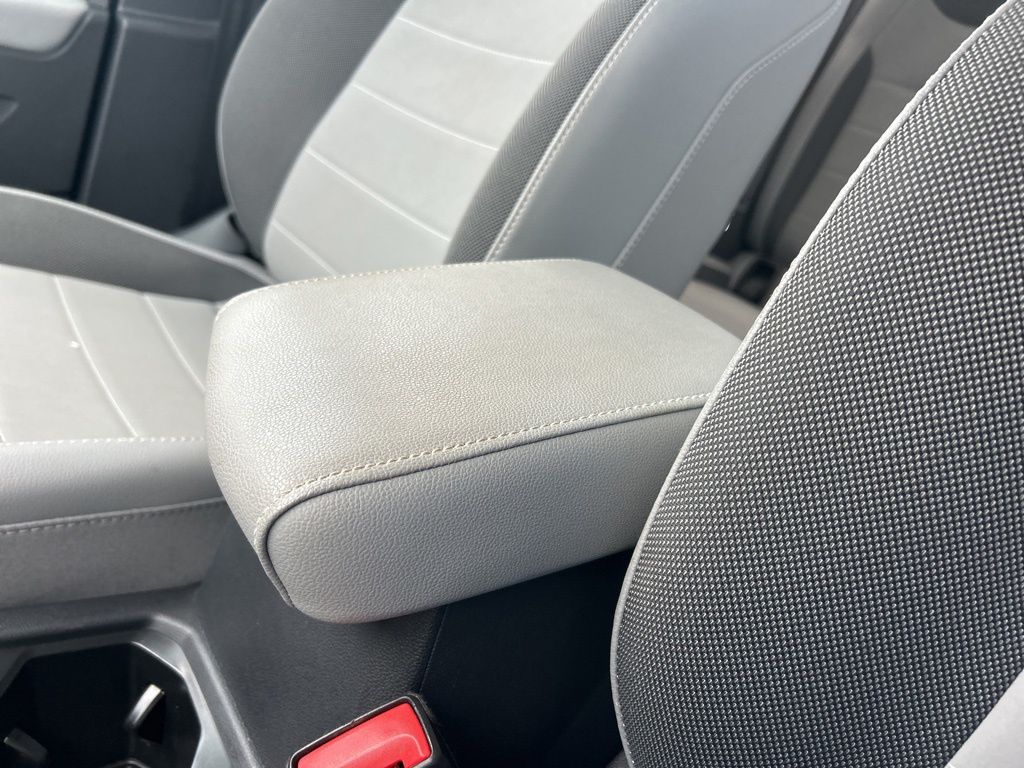 2022 Volkswagen Taos SE photo 26