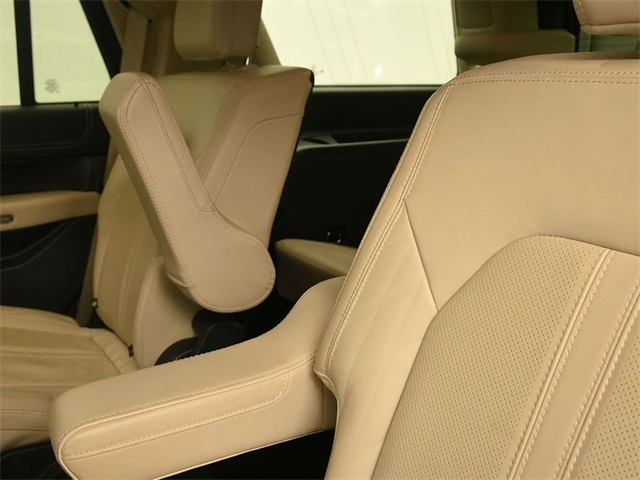2022 Ford Expedition Platinum photo 9