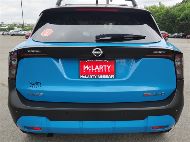 2025 Nissan Kicks SR photo 4