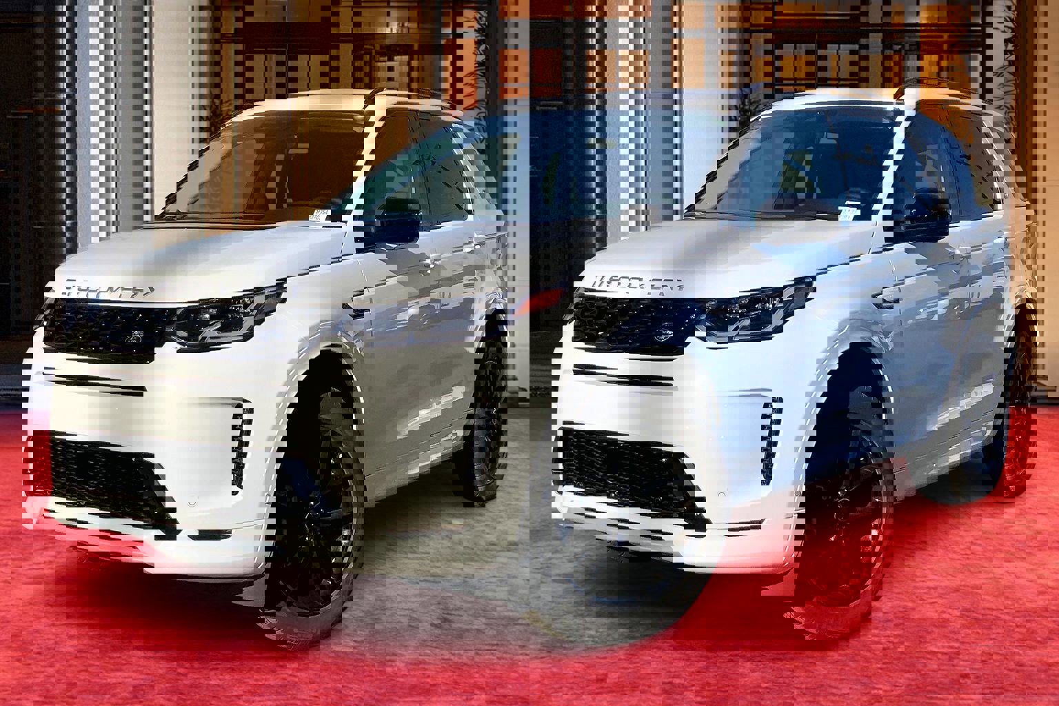 2025 Land Rover Discovery Sport S's photo