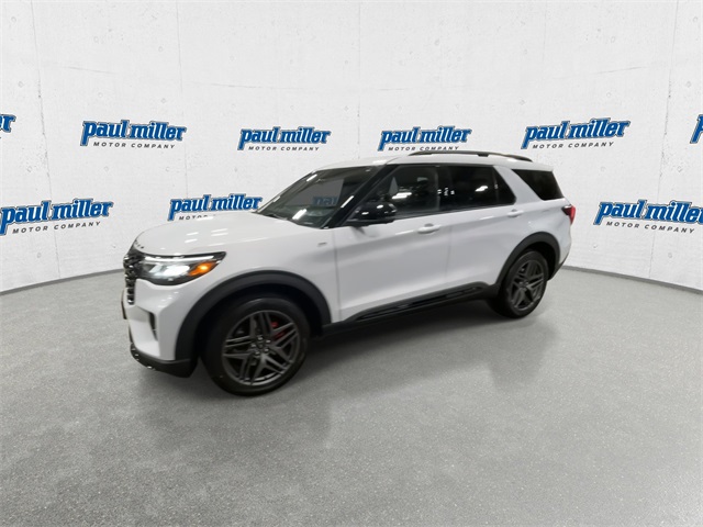 2026 Ford Explorer ST-Line photo 4