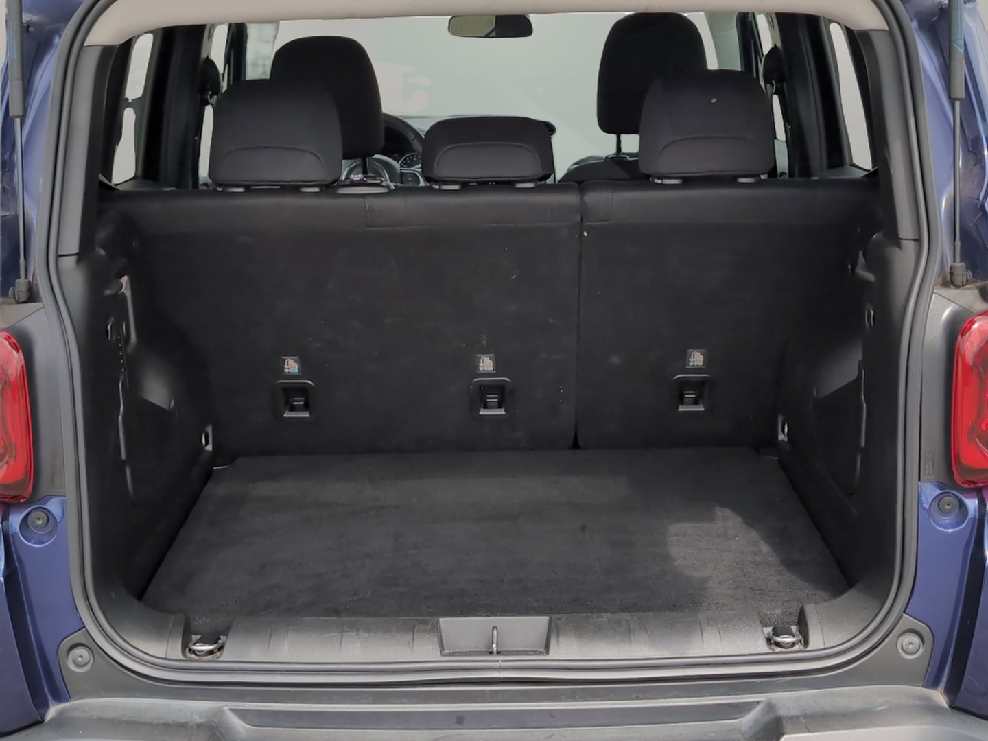 2021 Jeep Renegade Latitude photo 9