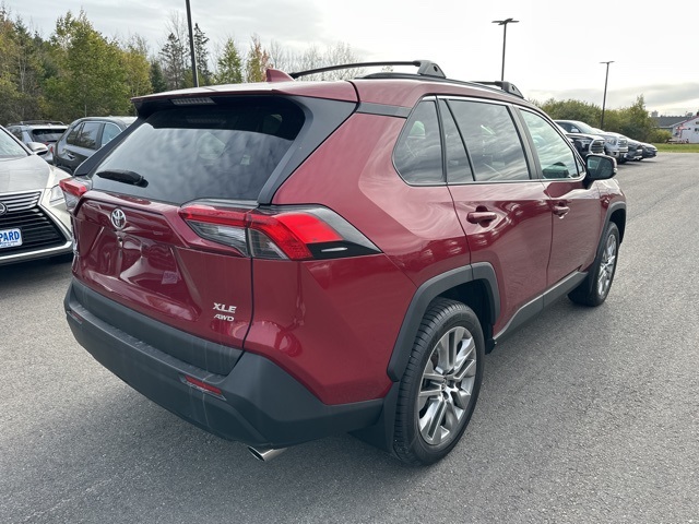 2022 Toyota RAV4 XLE Premium photo 2