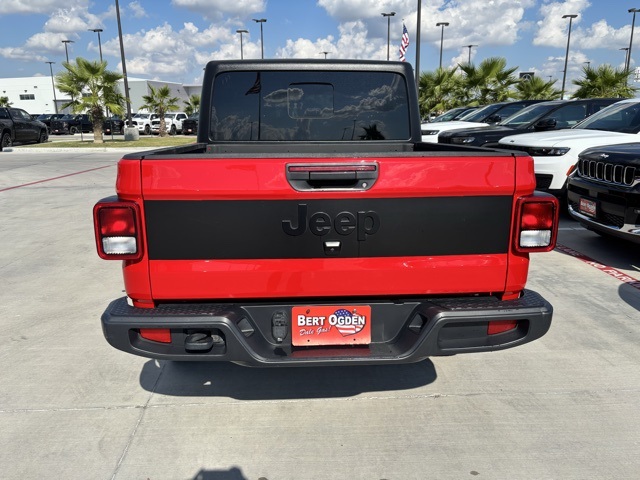 2023 Jeep Gladiator Overland photo 5