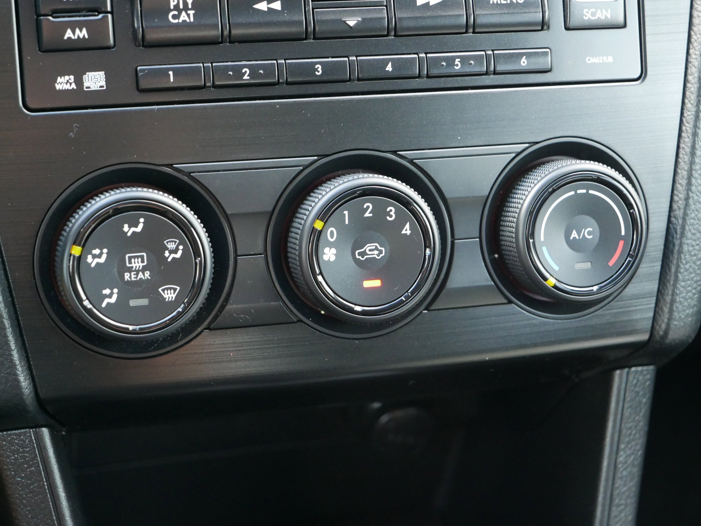 2014 Subaru Crosstrek Premium photo 22