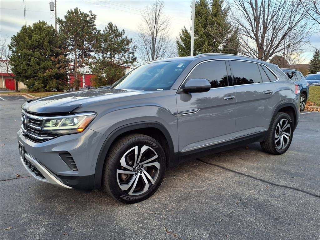 2020 Volkswagen Atlas Cross Sport V6 SEL Premium photo 2