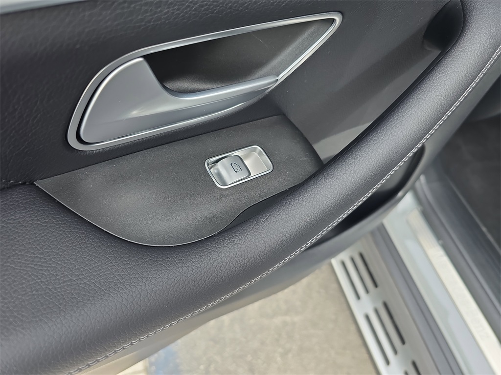 2025 Mercedes Benz GLS 450 4MATIC photo 8