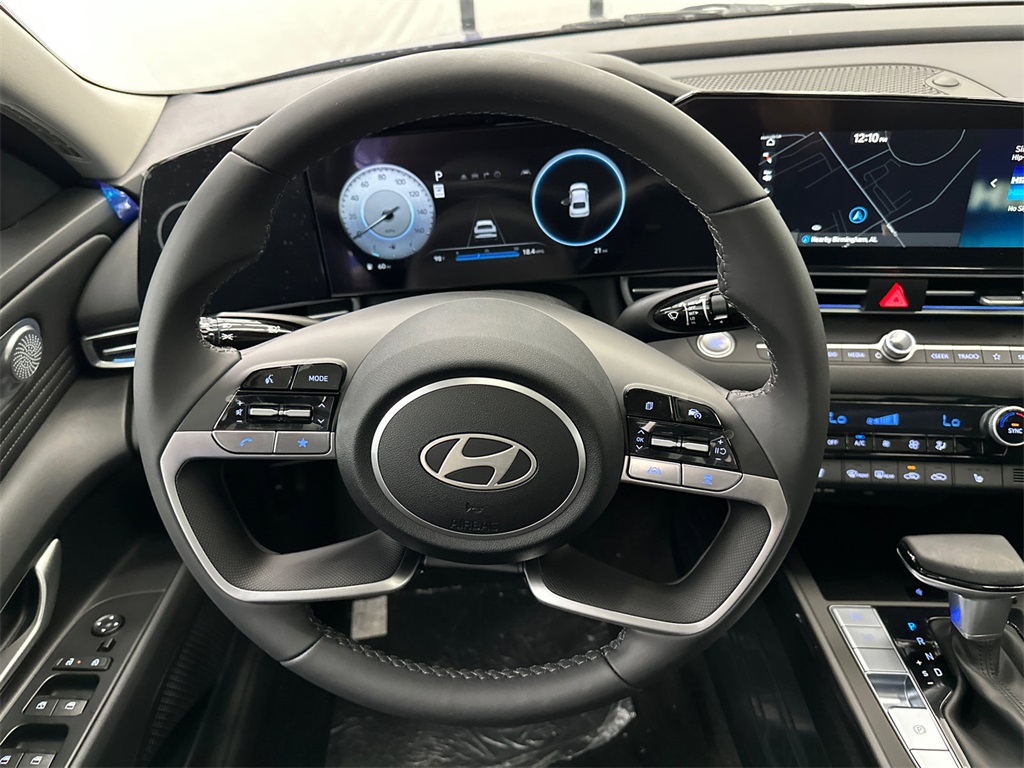 2025 Hyundai Elantra SEL Convenience photo 23
