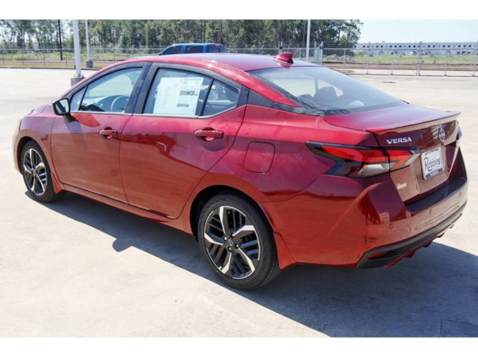 2025 Nissan Versa SR photo 3