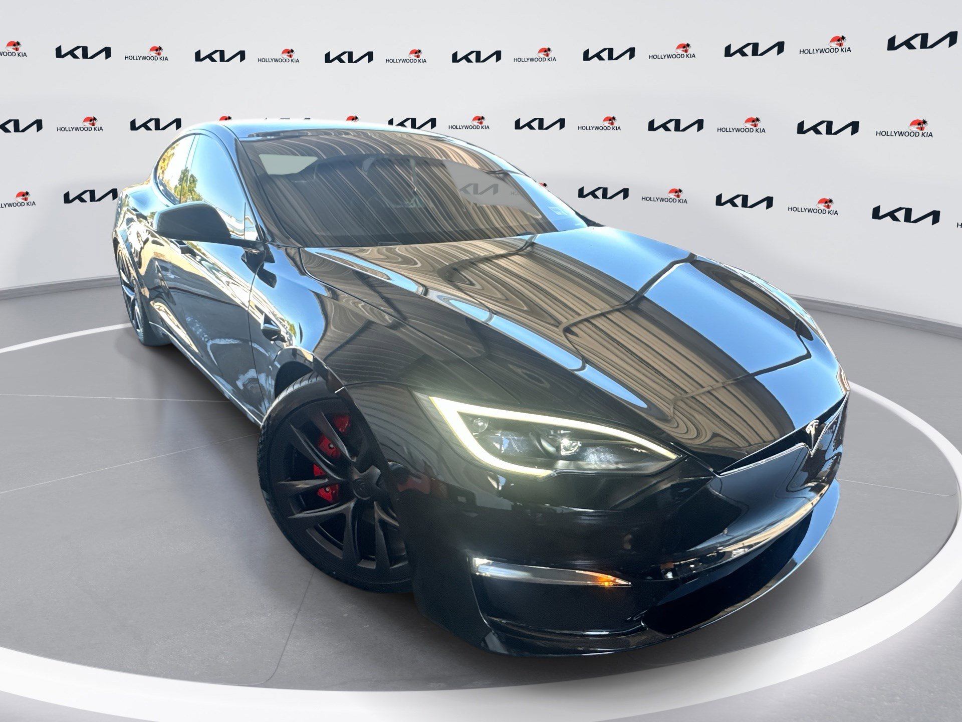 2022 Tesla Model S Plaid's photo
