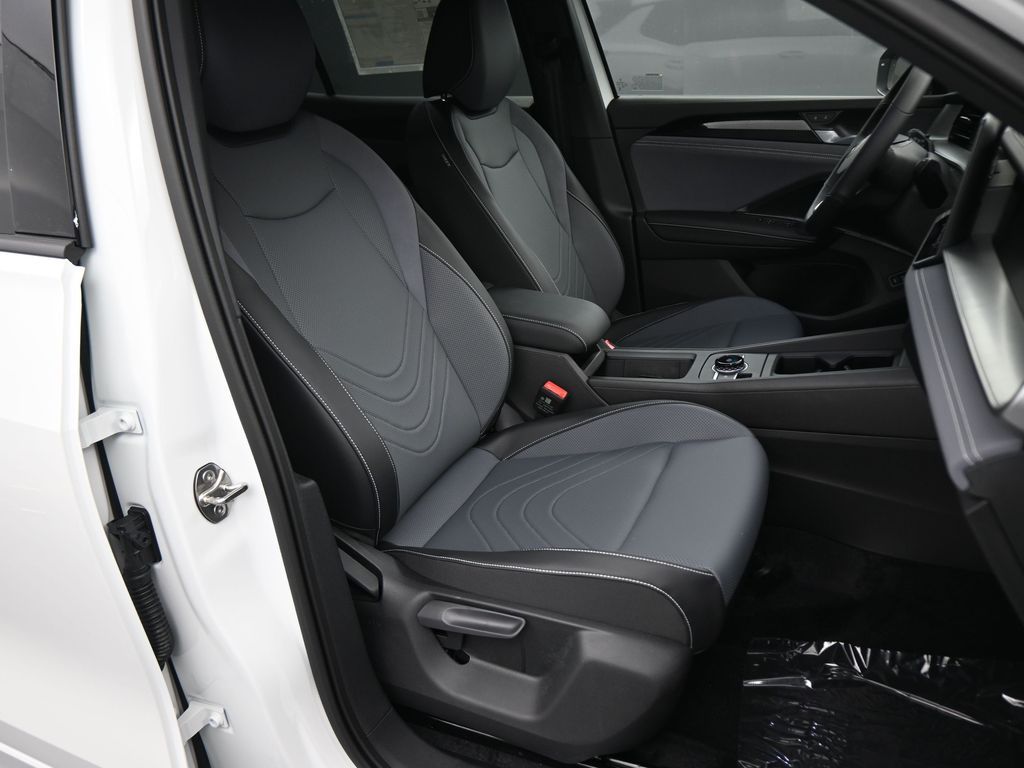 2025 Volkswagen Tiguan SE R-Line Black photo 44