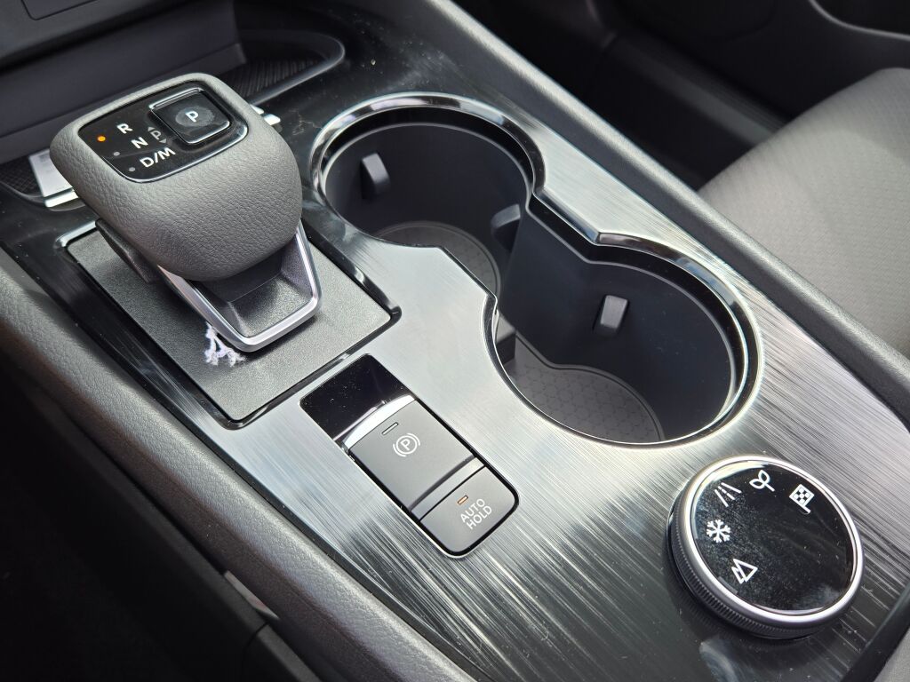 2026 Nissan Rogue SV photo 21