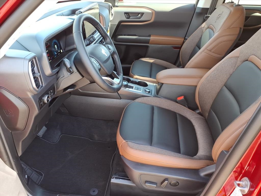 2025 Ford Bronco Sport Outer Banks photo 4