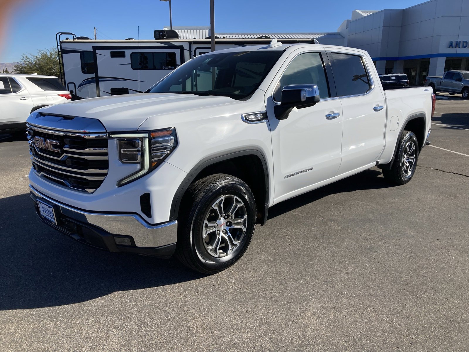 2024 GMC Sierra 1500 SLT's photo