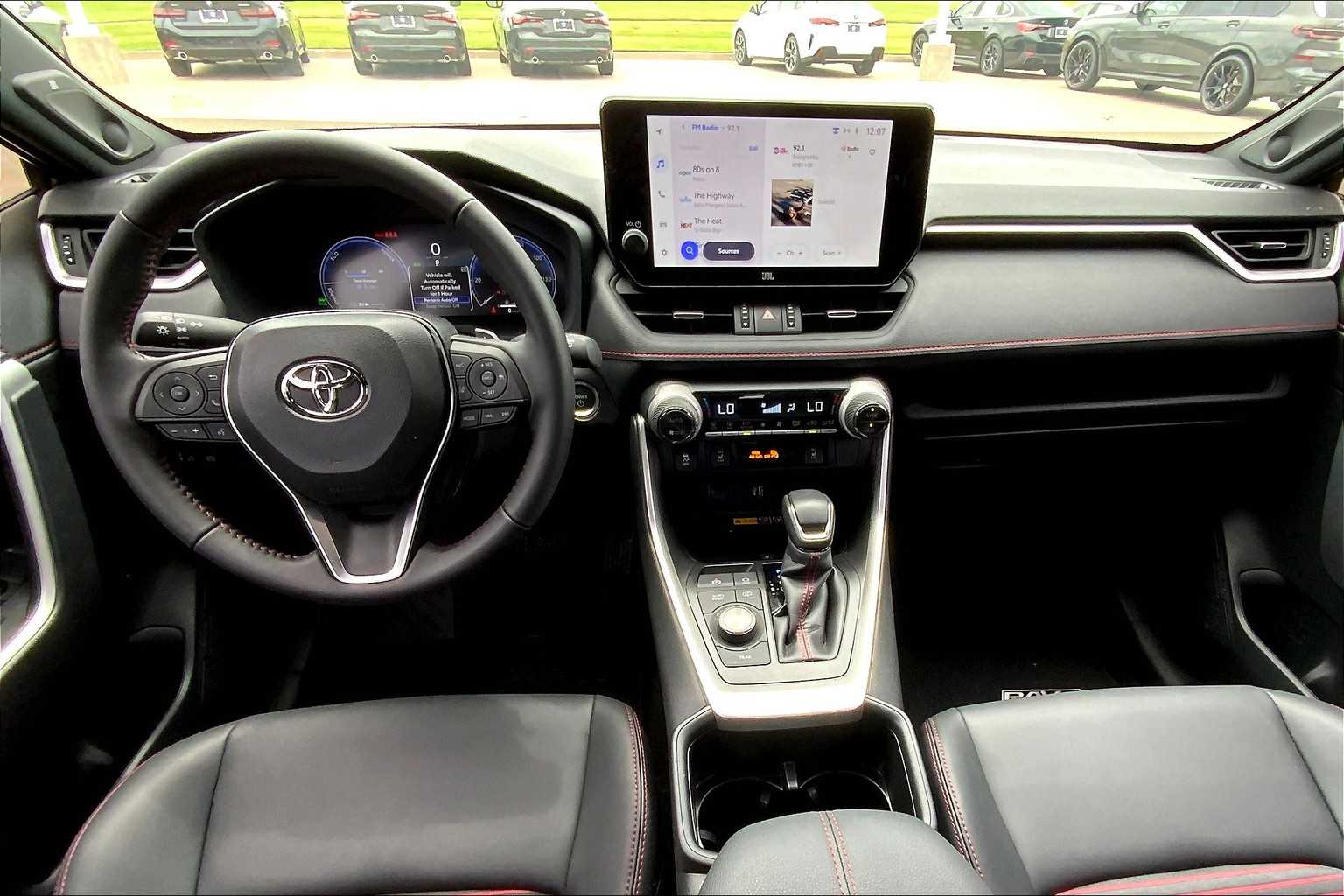 2025 Toyota RAV4 Hybrid XSE photo 27