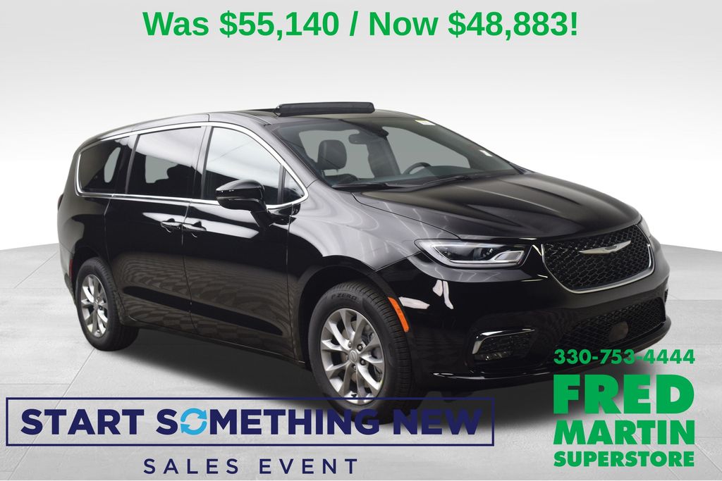 2026 Chrysler Pacifica Limited's photo