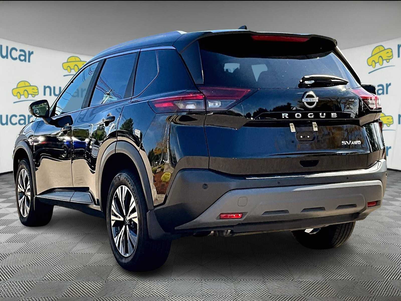 2023 Nissan Rogue SV photo 4