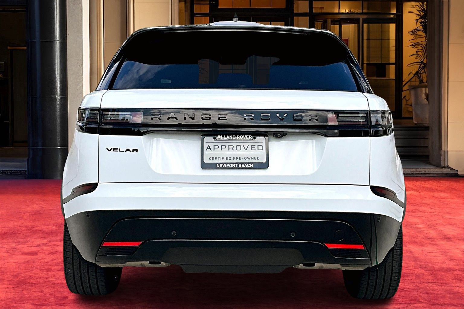 2025 Land Rover Range Rover Velar SE photo 3
