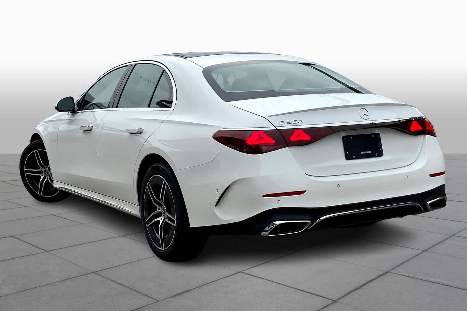 2025 Mercedes Benz E 350 photo 4