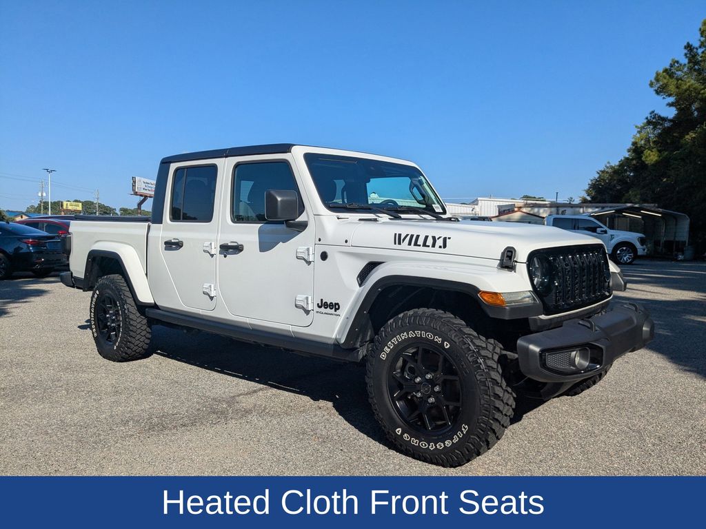 2024 Jeep Gladiator Willys photo 2