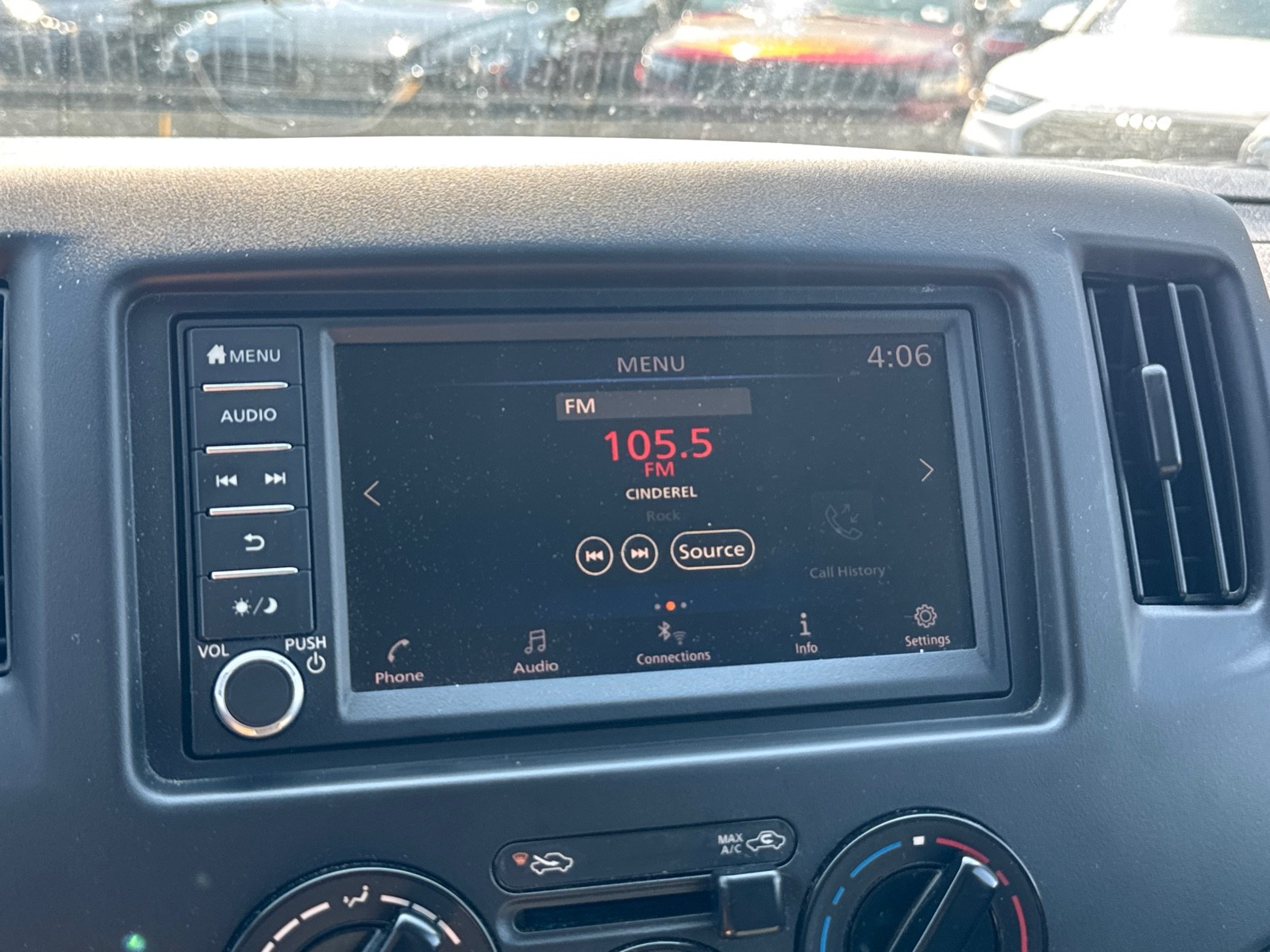 2020 Nissan NV200 SV photo 17