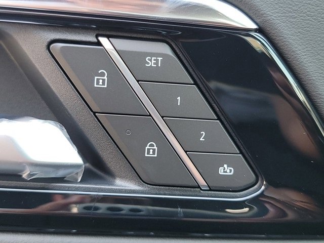 2025 Chevrolet Tahoe High Country photo 35