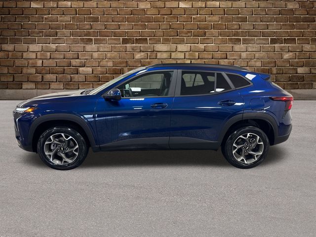 2024 Chevrolet Trax LT photo 2