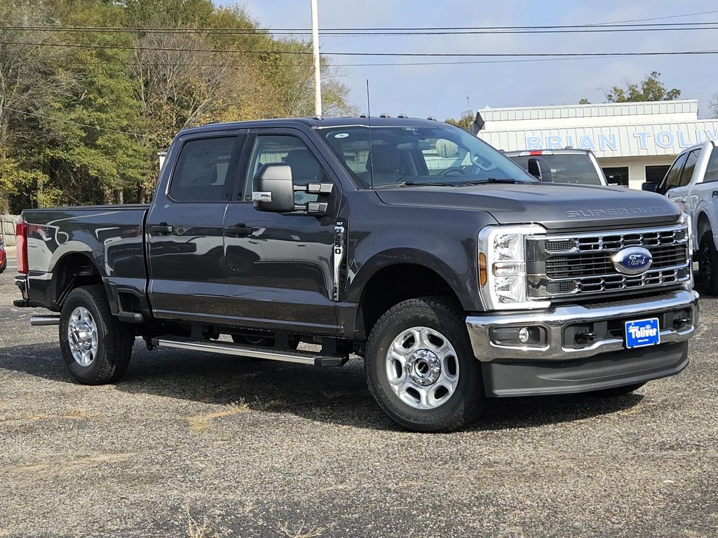 2026 Ford F-250 XLT photo 2
