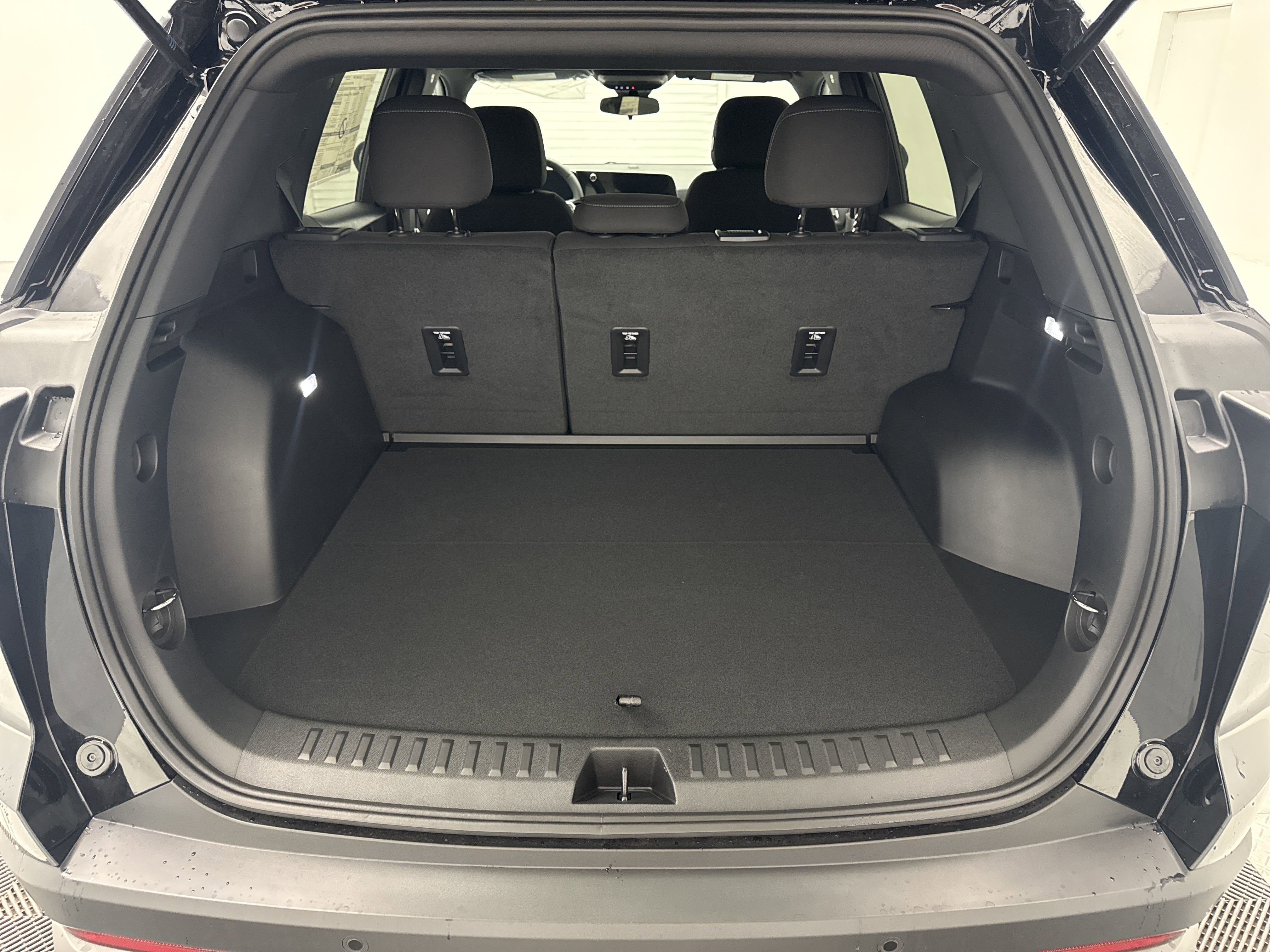 2026 Chevrolet Equinox LT photo 8