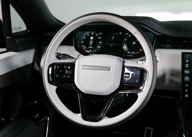 2025 Land Rover Range Rover Sport SE photo 13