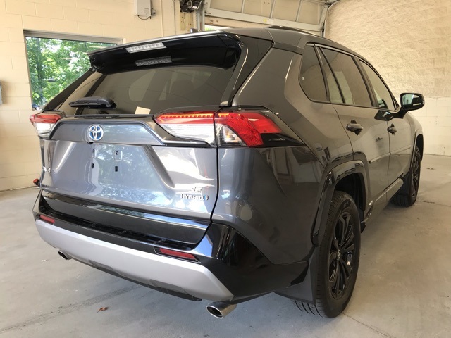 2022 Toyota RAV4 Hybrid SE photo 3