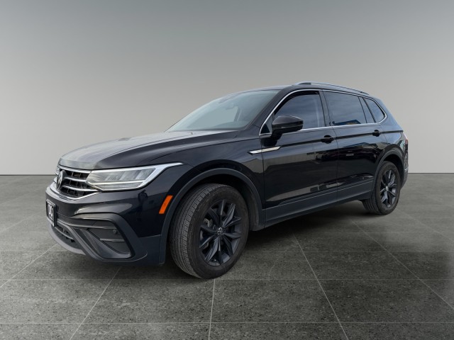 2022 Volkswagen Tiguan SE's photo