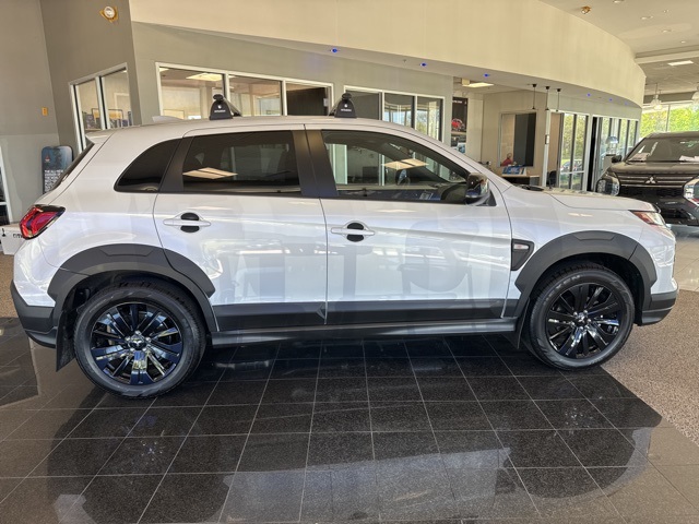2024 Mitsubishi Outlander Sport ES LE SE photo 2