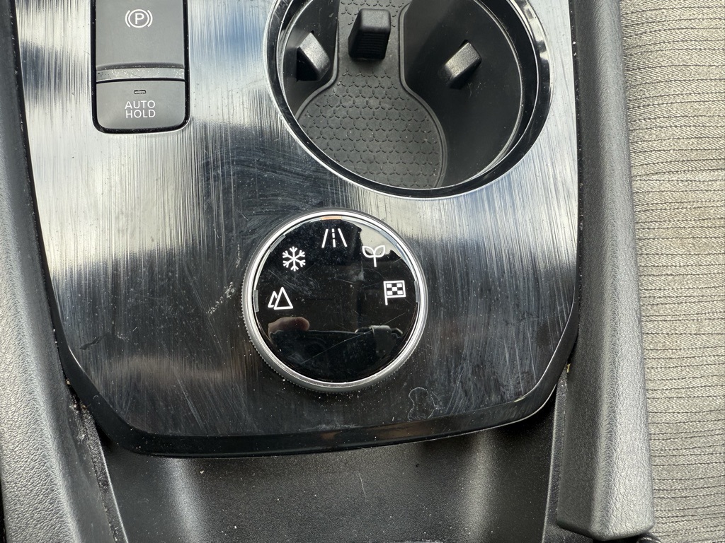 2023 Nissan Rogue SV photo 14