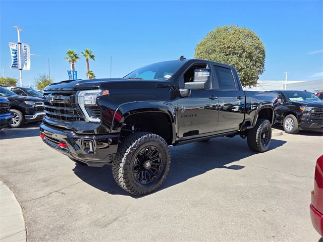 2025 Chevrolet Silverado 2500HD LT photo 2