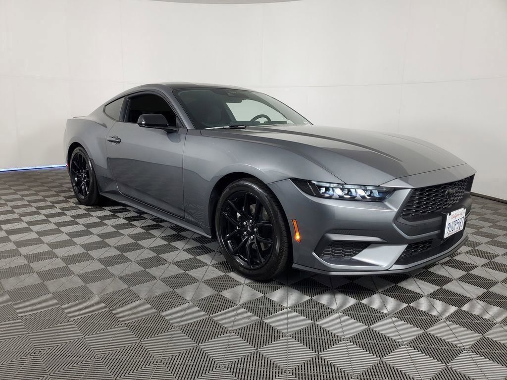 2025 Ford Mustang EcoBoost photo 2