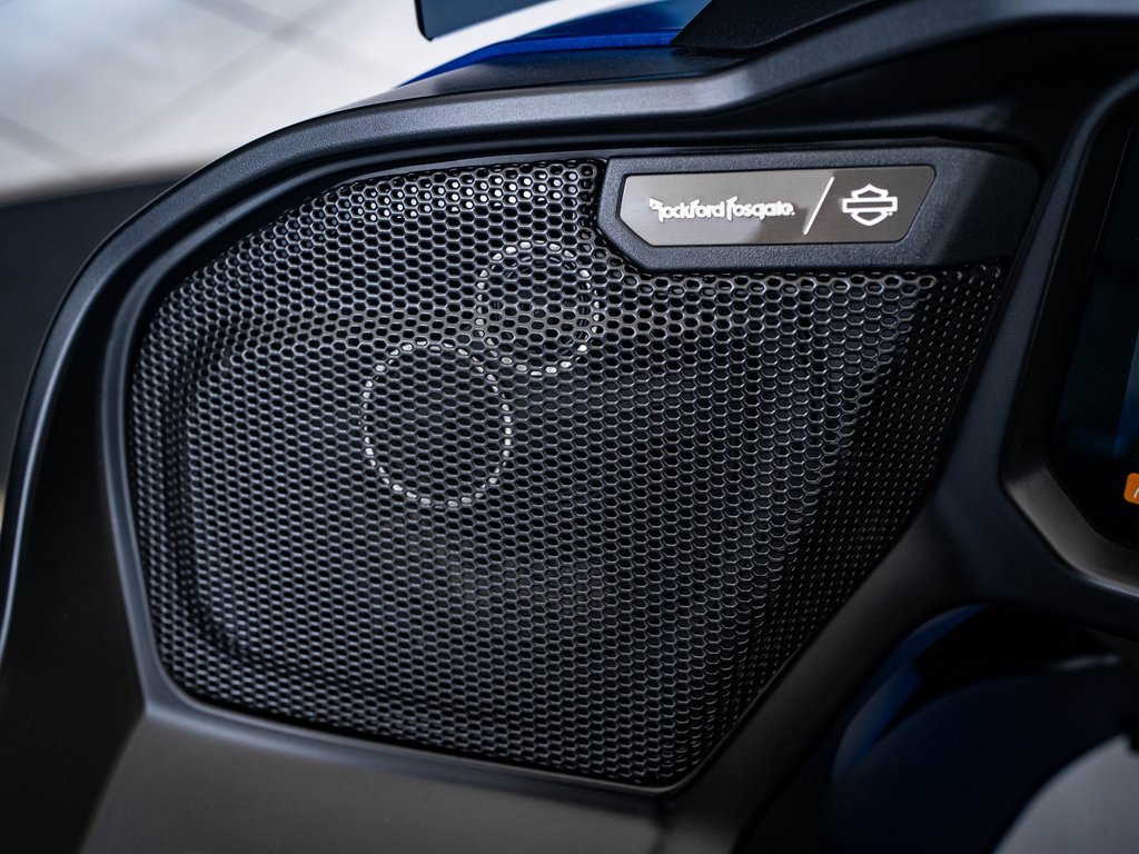 2024 Harley Davidson Road Glide photo 2