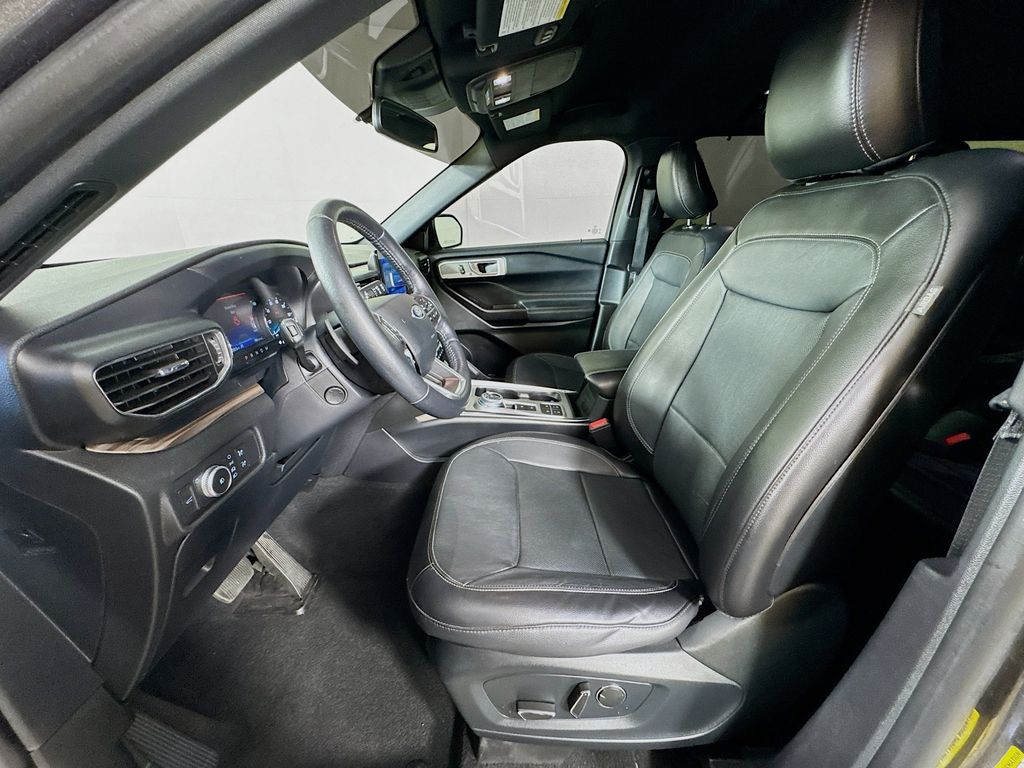 2020 Ford Explorer Limited photo 21