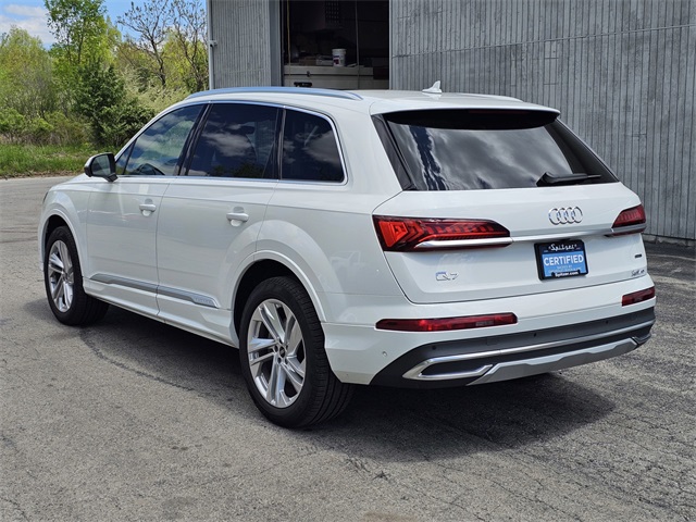 2024 Audi Q7 55 Premium Plus photo 2