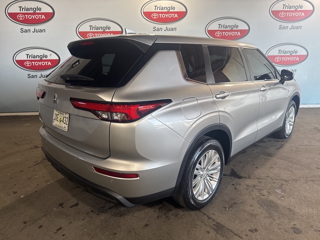 2022 Mitsubishi Outlander ES photo 4