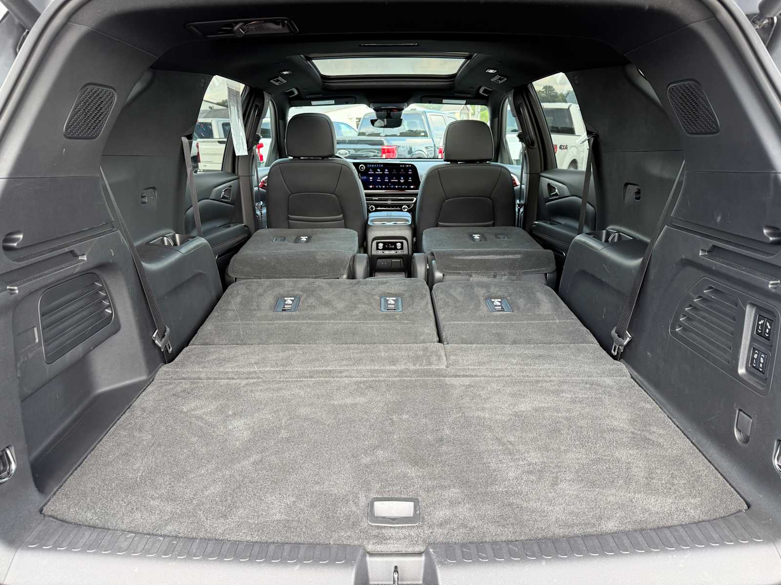 2024 Chevrolet Traverse RS photo 11