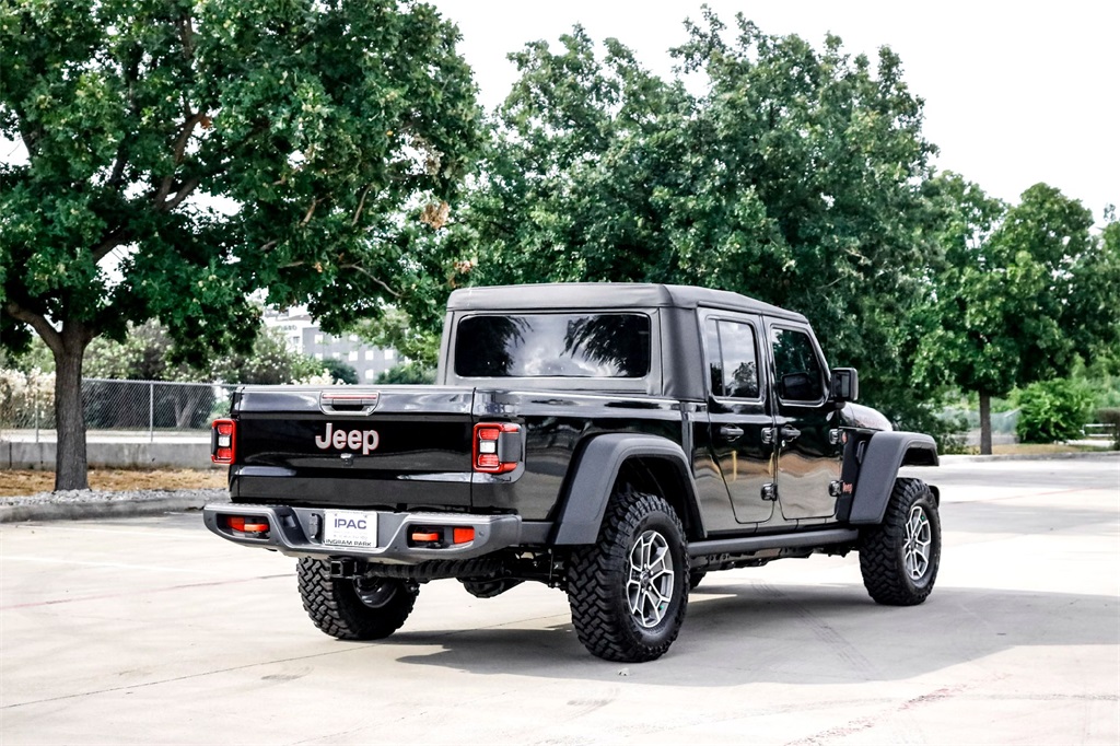 2025 Jeep Gladiator Mojave photo 3
