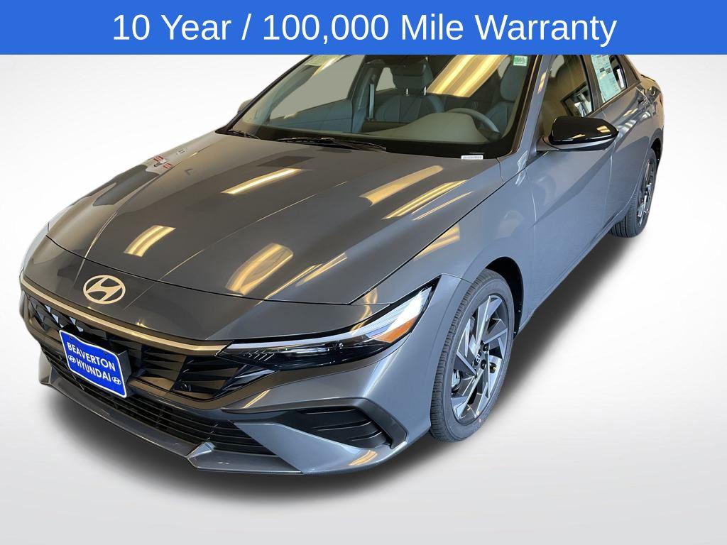 2025 Hyundai Elantra SEL Sport photo 2
