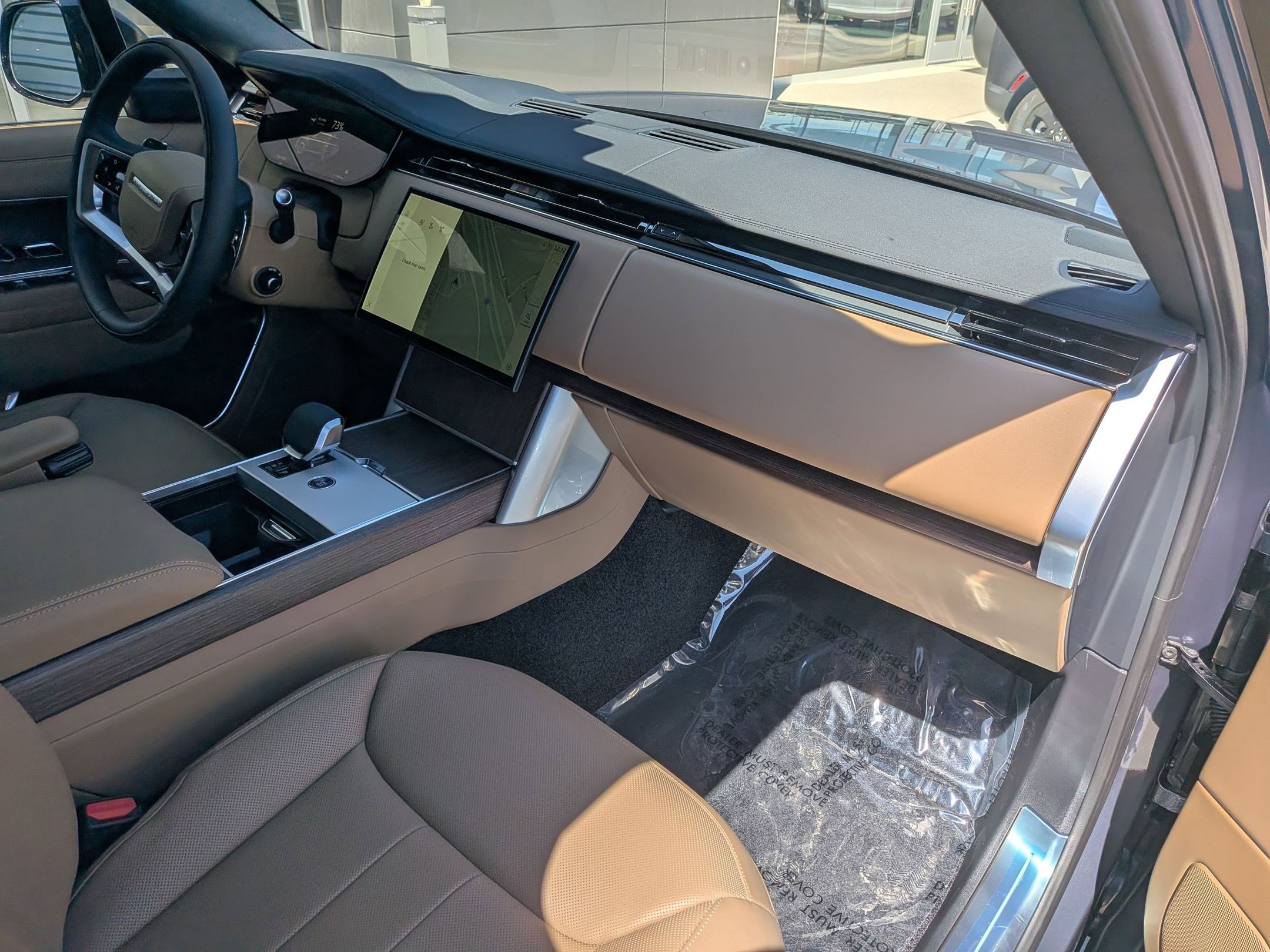 2025 Land Rover Range Rover SE photo 30