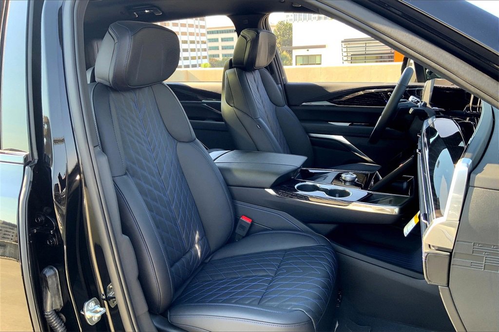 2026 Cadillac Escalade IQ Sport photo 31