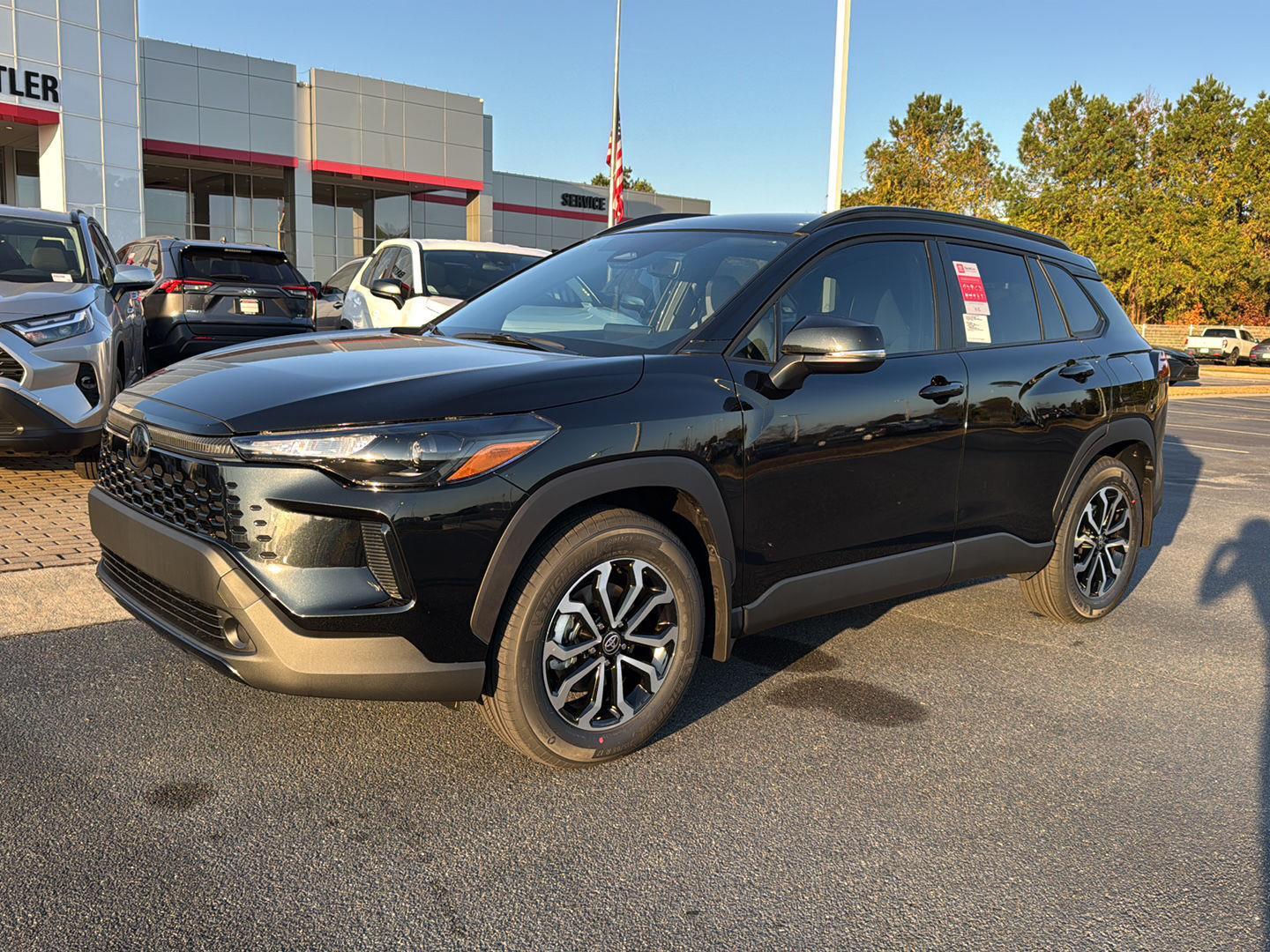 2026 Toyota Corolla Cross SE's photo