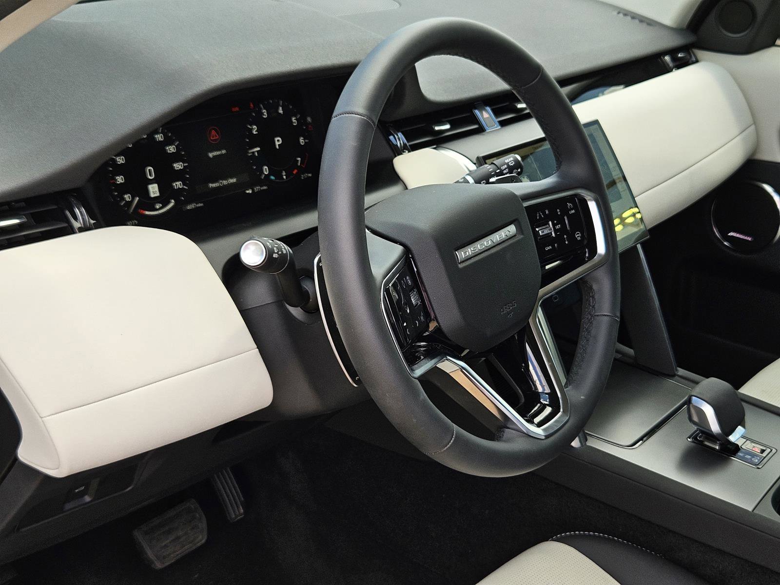 2025 Land Rover Discovery Sport S photo 27