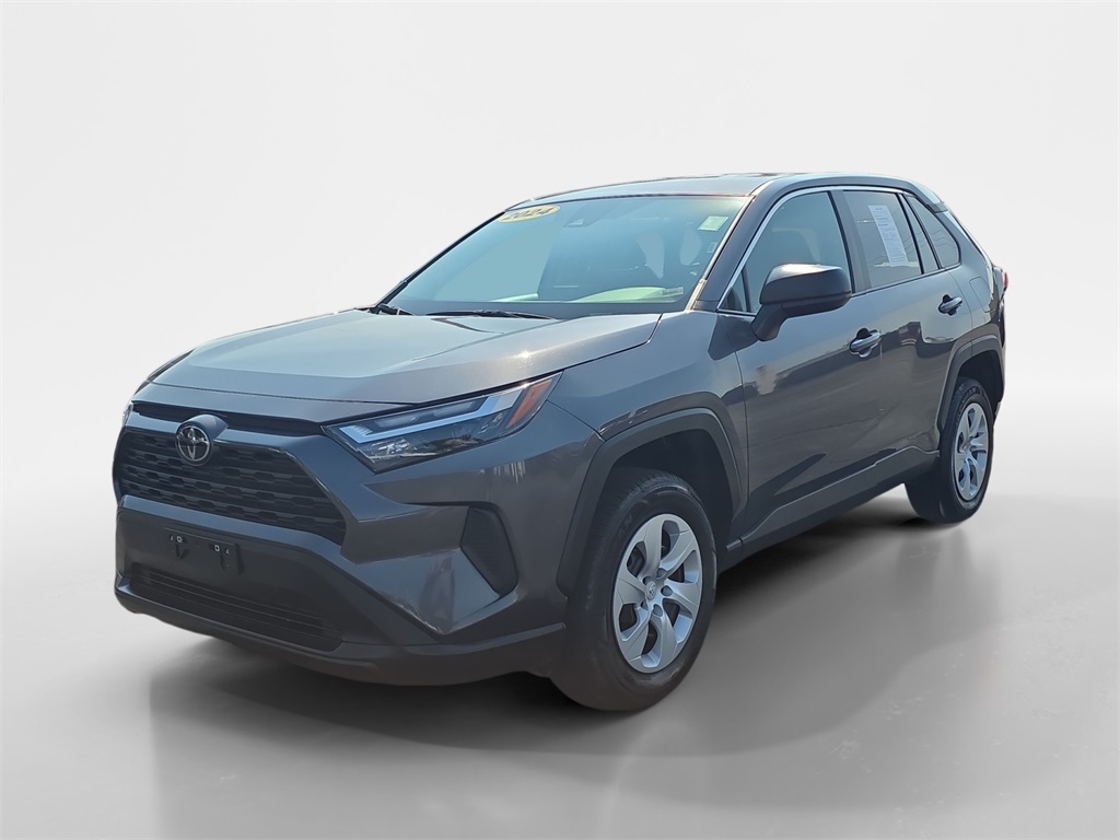 2024 Toyota RAV4 LE photo 3