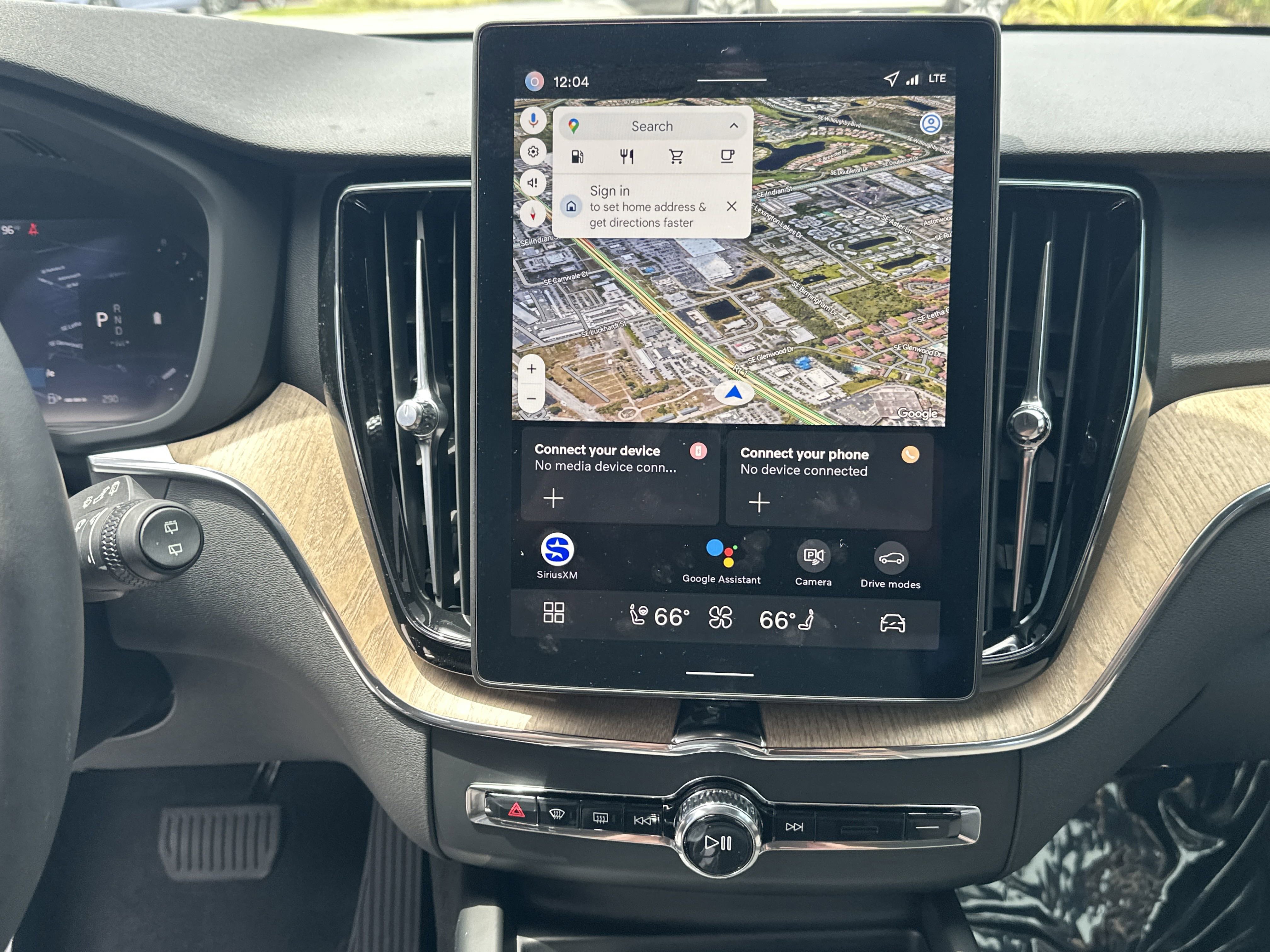 2026 Volvo XC60 B5 Core photo 16