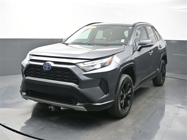 2023 Toyota RAV4 SE's photo